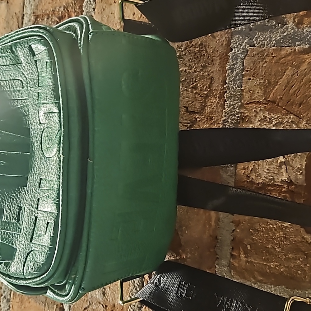 💚 🟩 Steve Madden Mini Backpack 🎒 - Picture 2 of 11